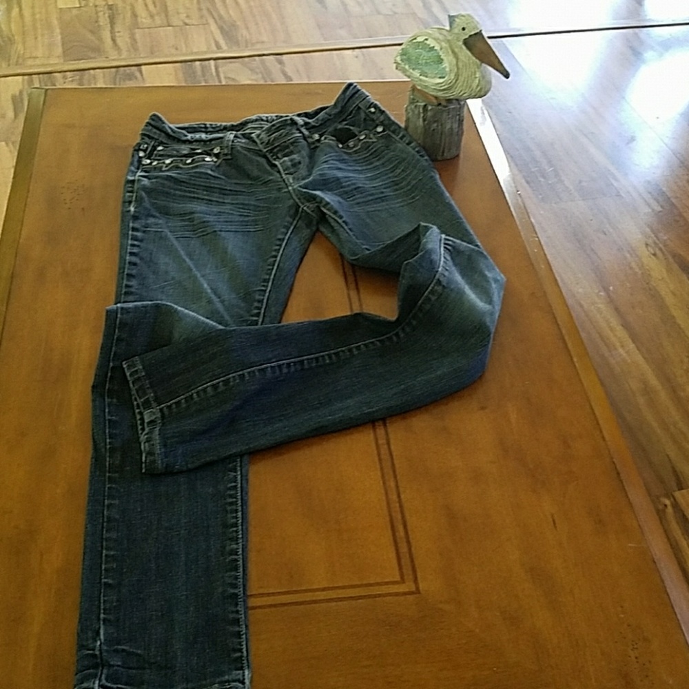 Size 7 blue jeans with rhinestone accents